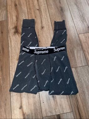 Men’s Supreme x Hanes Thermal Pants Size Small
